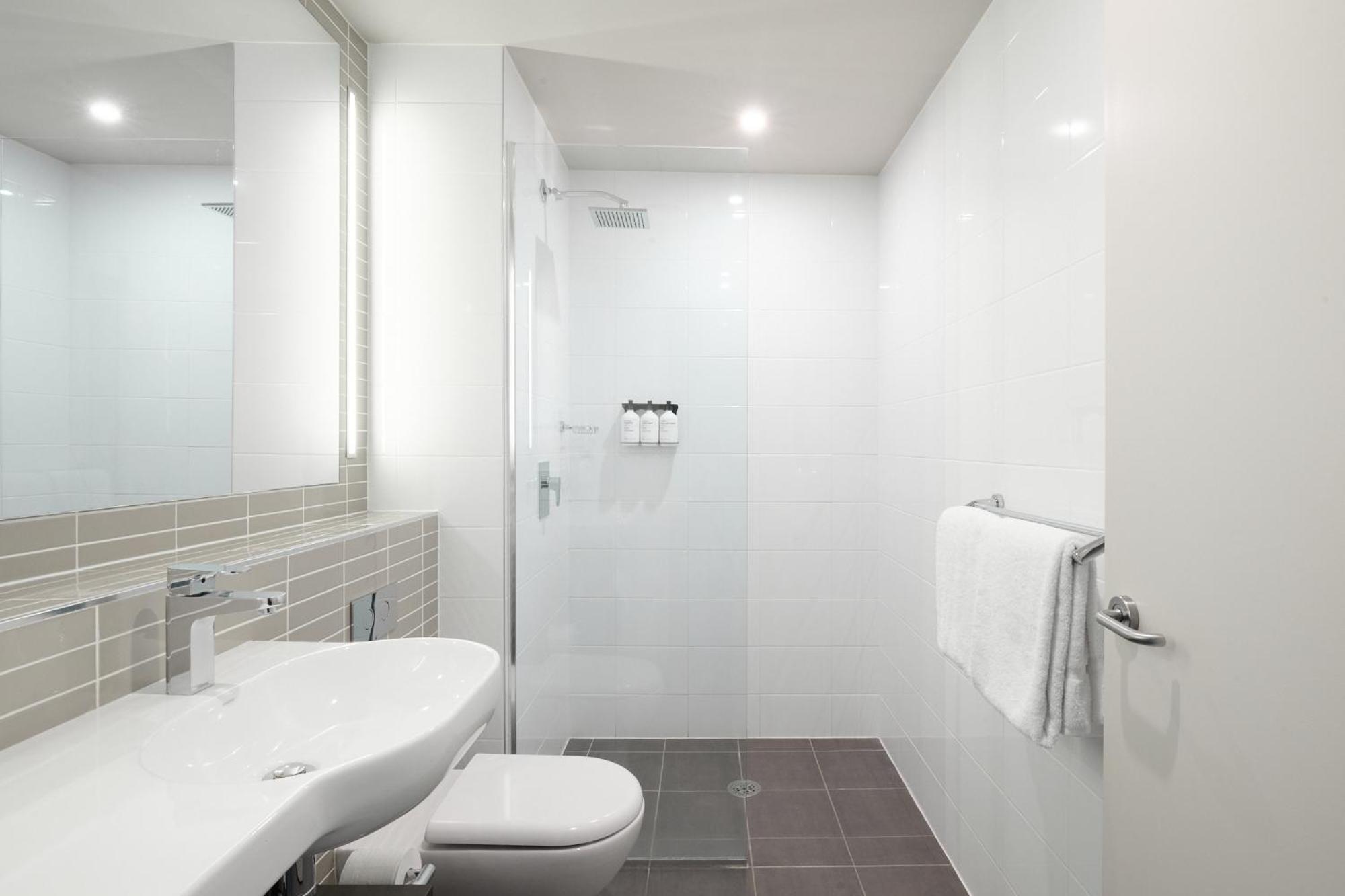 Aparthotel Abode Woden Camberra Exterior foto