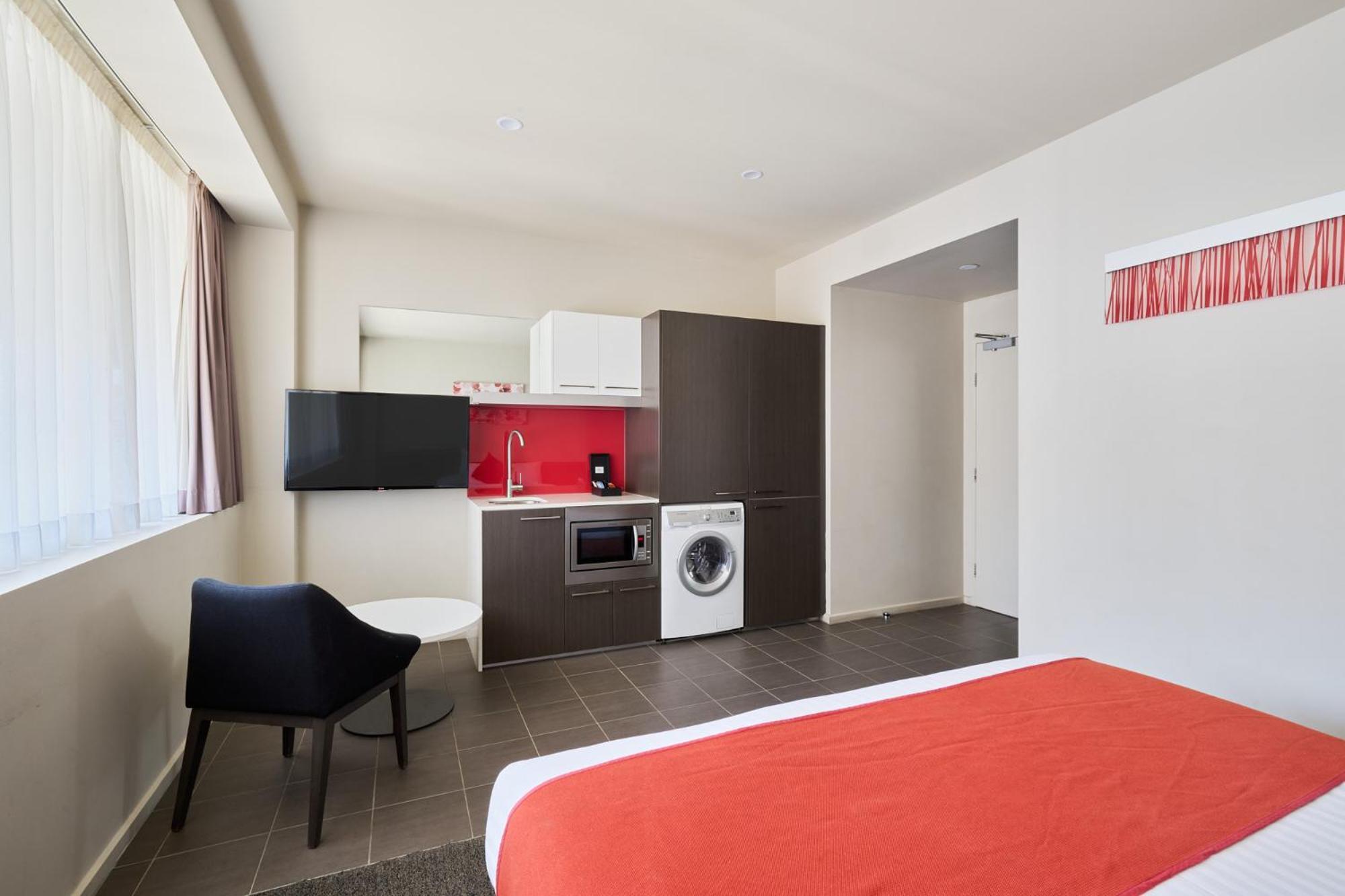 Aparthotel Abode Woden Camberra Exterior foto