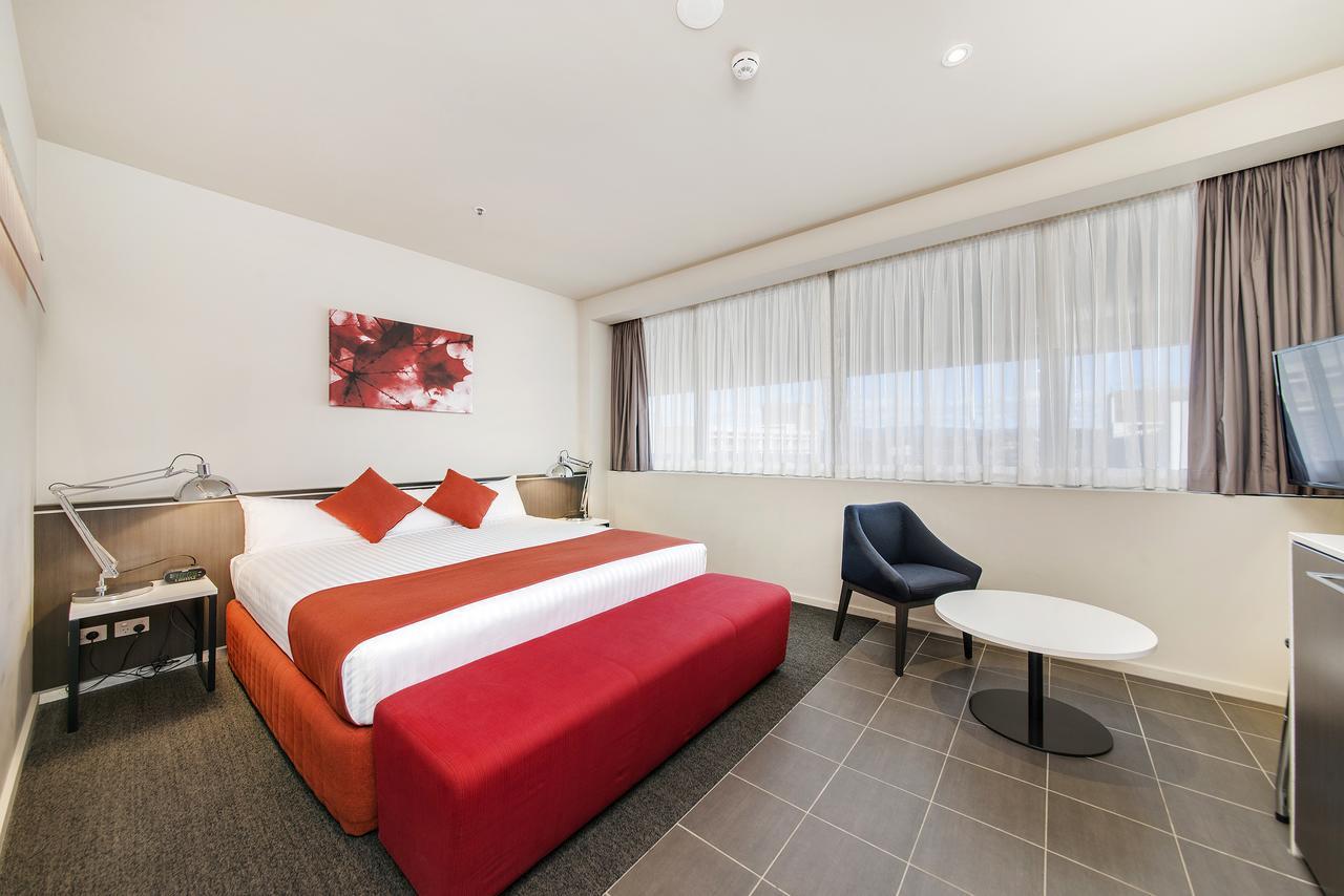 Aparthotel Abode Woden Camberra Exterior foto