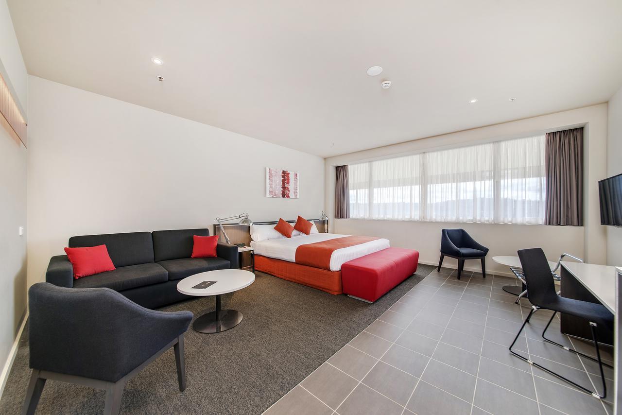 Aparthotel Abode Woden Camberra Exterior foto