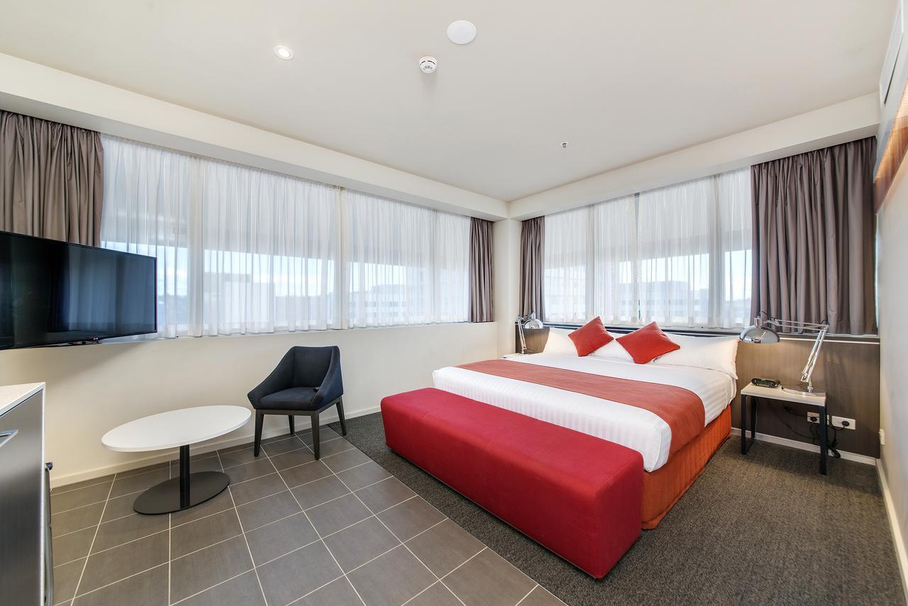 Aparthotel Abode Woden Camberra Exterior foto