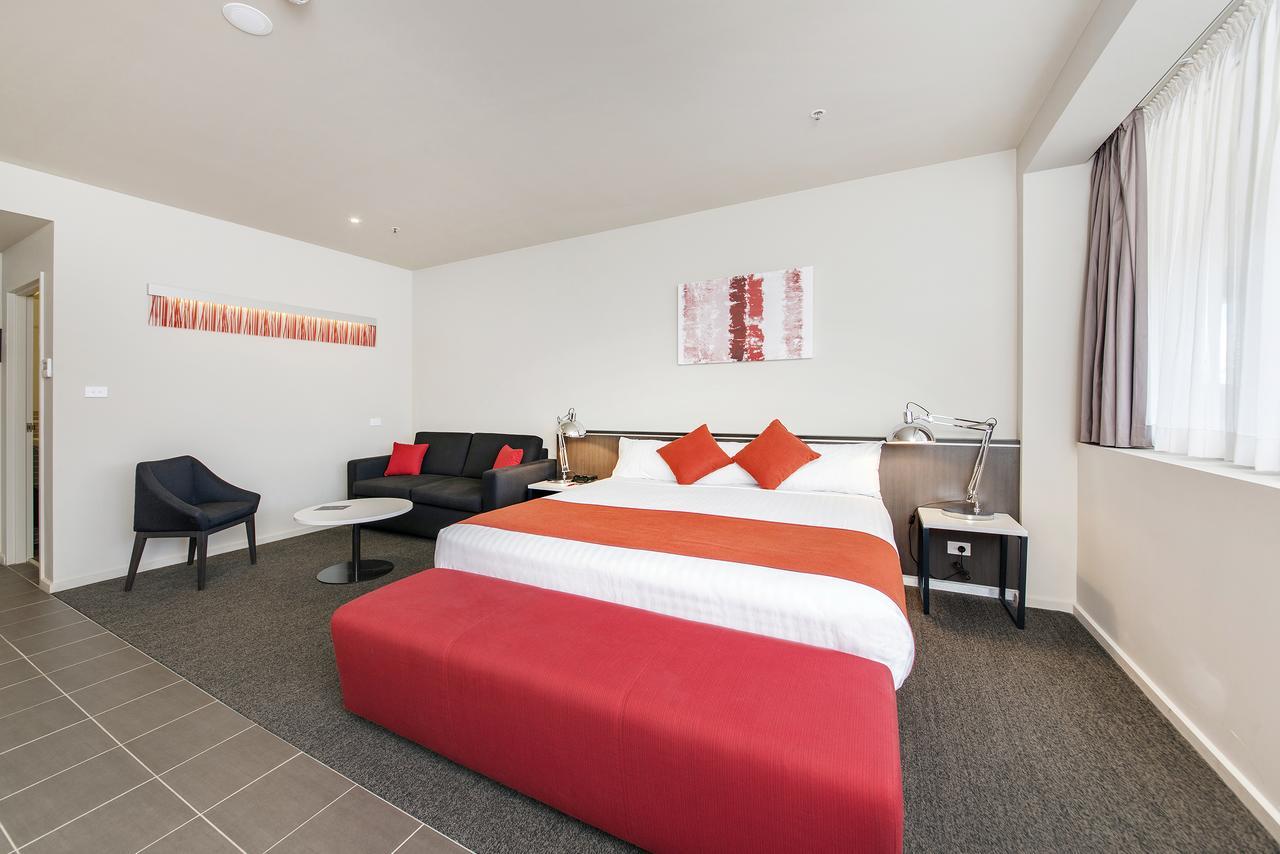Aparthotel Abode Woden Camberra Exterior foto