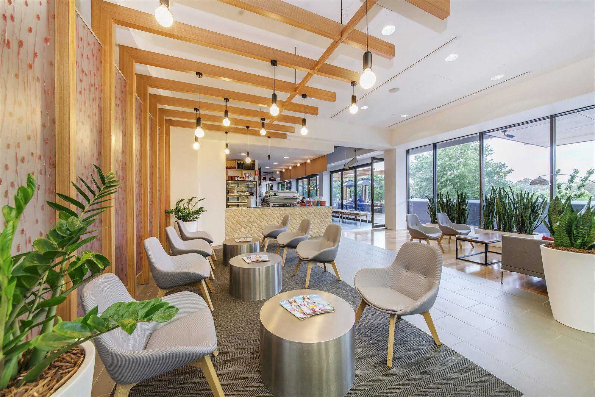 Aparthotel Abode Woden Camberra Exterior foto
