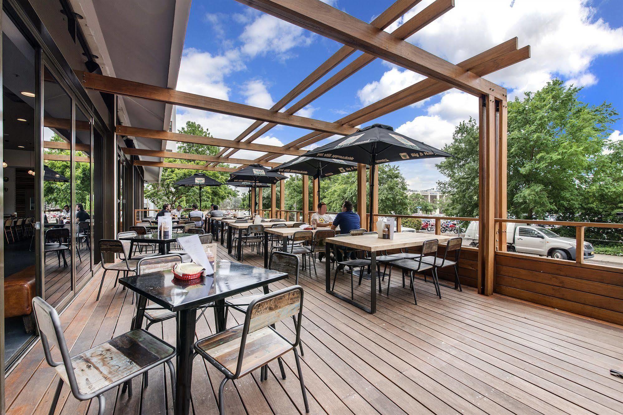 Aparthotel Abode Woden Camberra Exterior foto